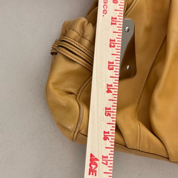 B Makowsky mustard Leather / Silvertone Hardware Shoulder Bag vintage Y2K 90’s - Picture 9 of 14